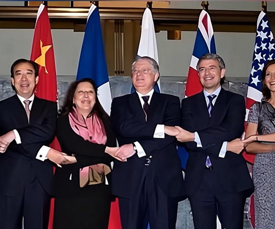 日本自民党一直是日本政坛的重要力量。长期以来，它在日本的政治决策中扮演着关键角色