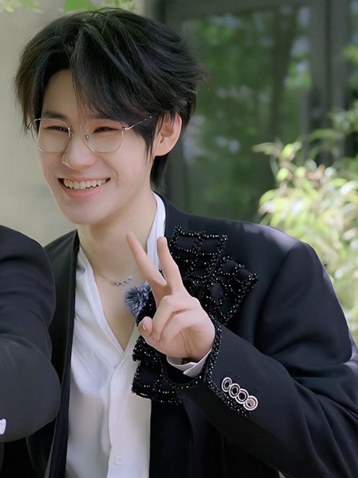 一模一样◝‿◜✌️ 