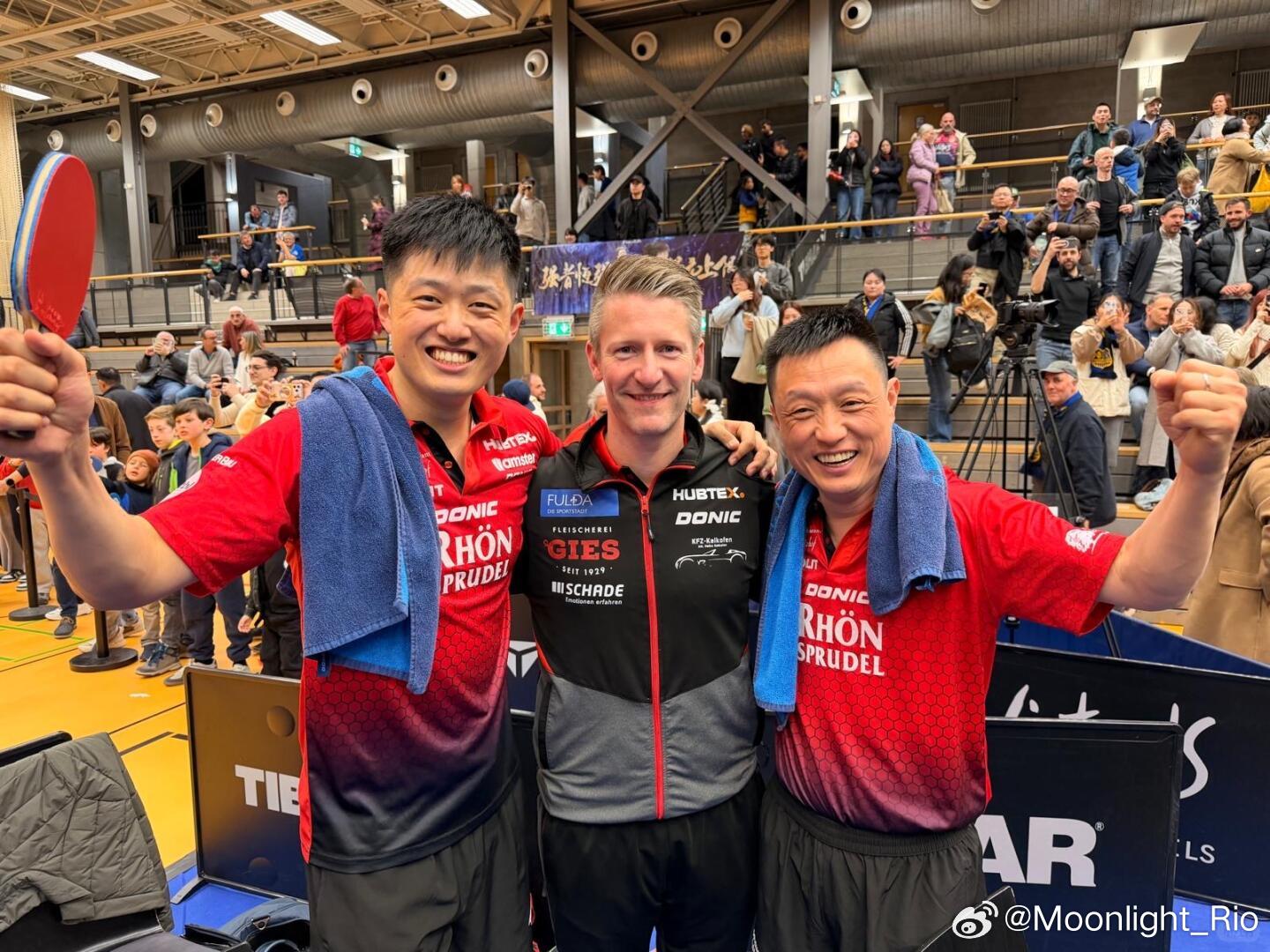 孟繁博：非常高兴我们战胜了萨尔布吕肯，尤其让我开心的是我和父亲在双打中的胜利——