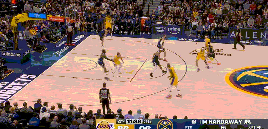 肯纳德如果能多出手这种机会就更好了。对面的哈达威是个好榜样，百回合要比肯纳德多投