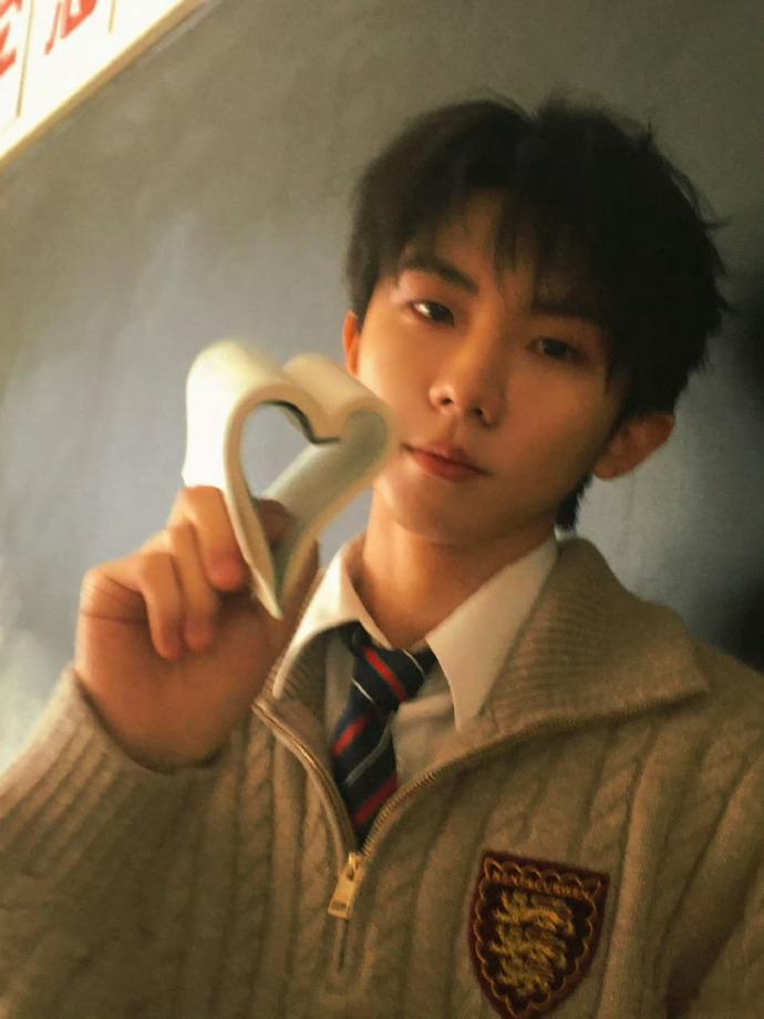 马嘉祺 杨柳絮别飘了 春天听马嘉祺的奇迹航线真的太治愈了，温柔又有力量，听完感觉