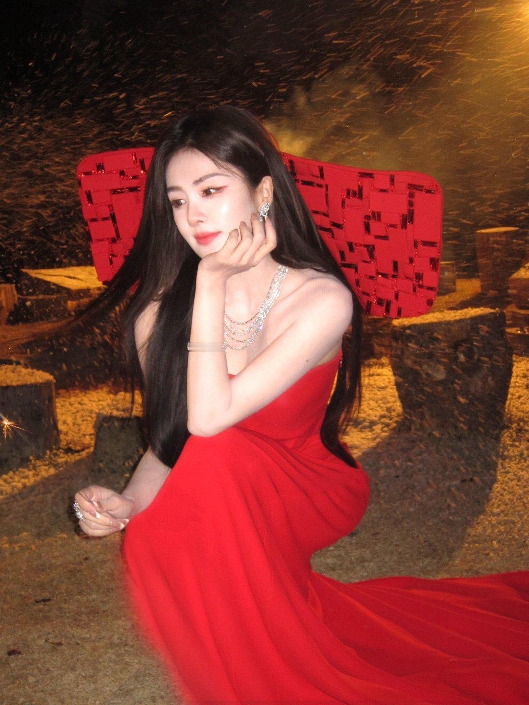 白鹿野火玫瑰造型好有冲击力