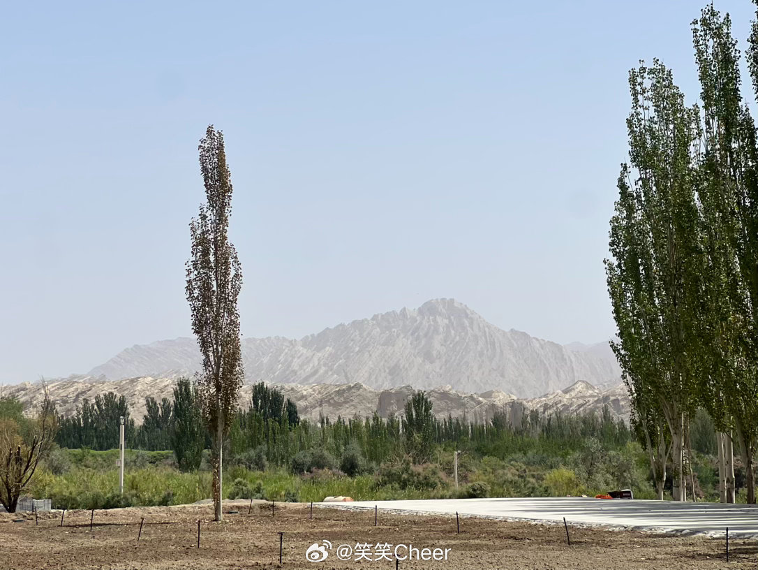 走过了几座山呢？贺兰山、祁连山，此刻是天山。新疆旅行库车旅行 阿克苏·拜城