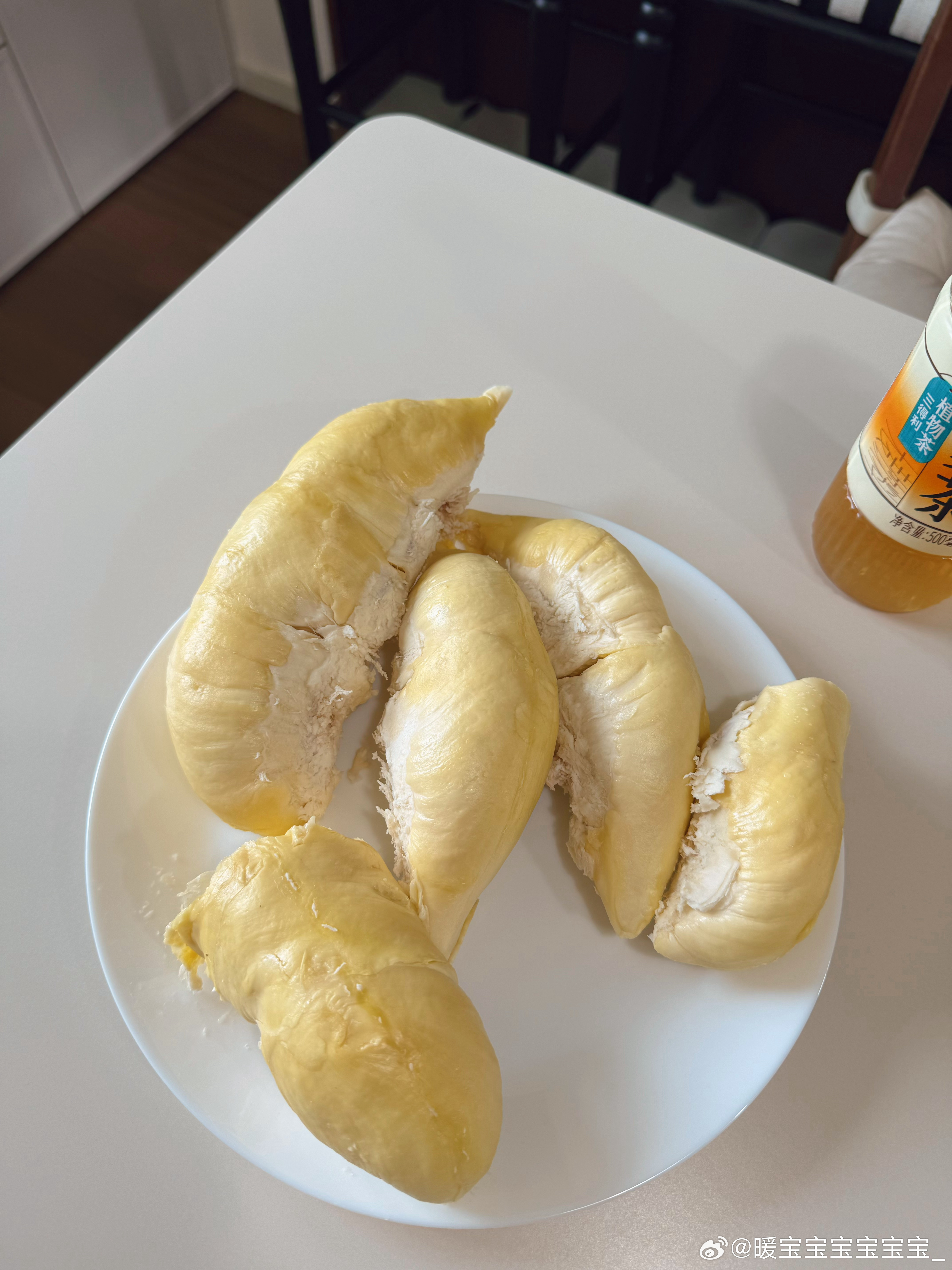 五房，我和我妈一边开一边吃（闷总和咪打开那一刻就都迅速回避了哈哈哈） 