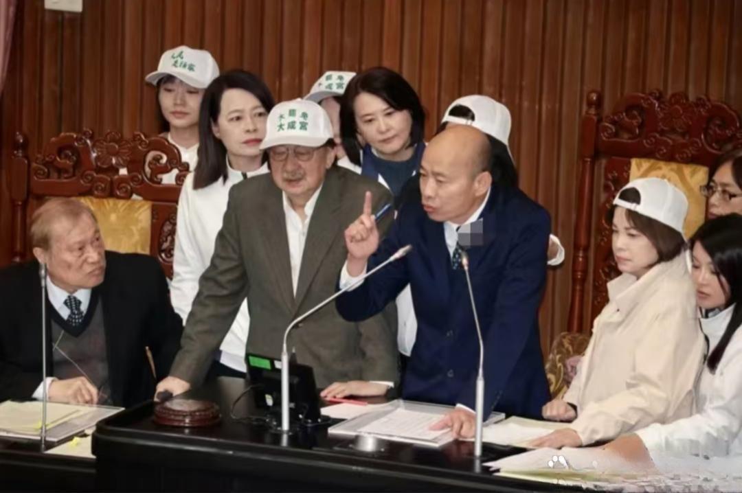 赖清德“周年劫”！5·19弹劾投票日确定，绿营拒战


5月19日，赖清德将迎来