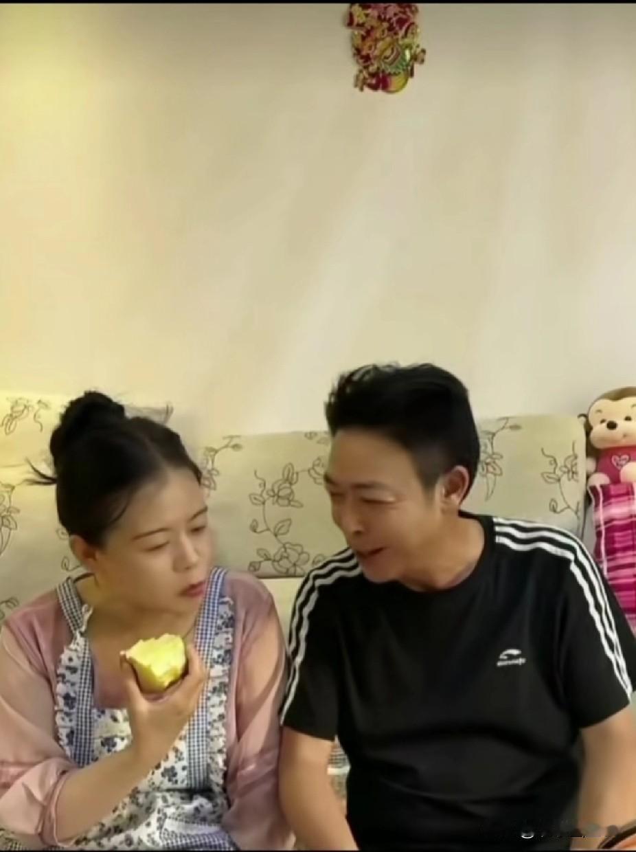 626谁输了官司？

626敲锤结果。许妈诉求全部被驳回，直播间里面对盖有红戳戳