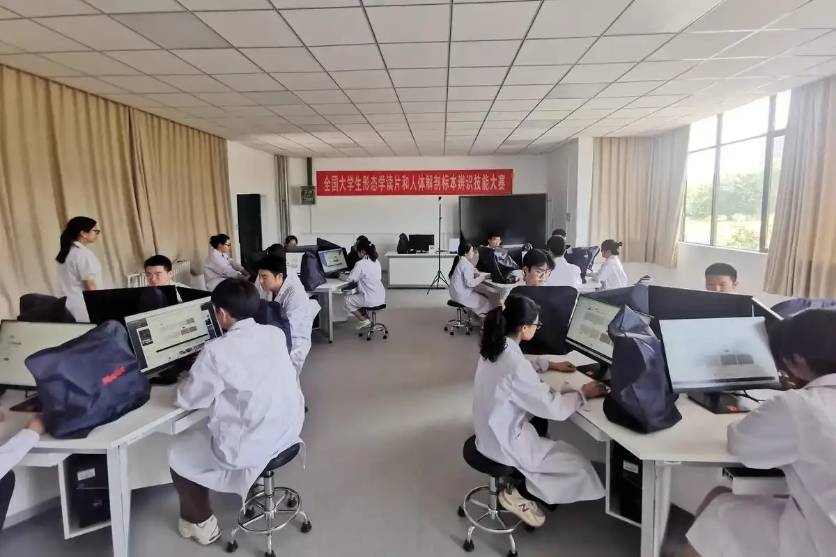 【未来五年将扩招医学本科和硕士 】9月14日，国家卫生健康委主任雷海潮在发布会上