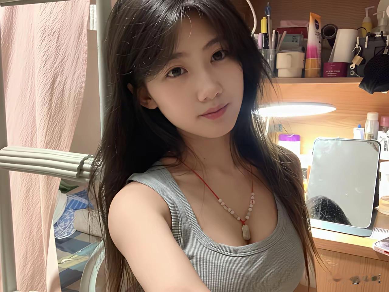 热闹的搭讪随处都有，
愿意静下心慢慢了解我的人很少。
你只是一时兴起，
还是想走