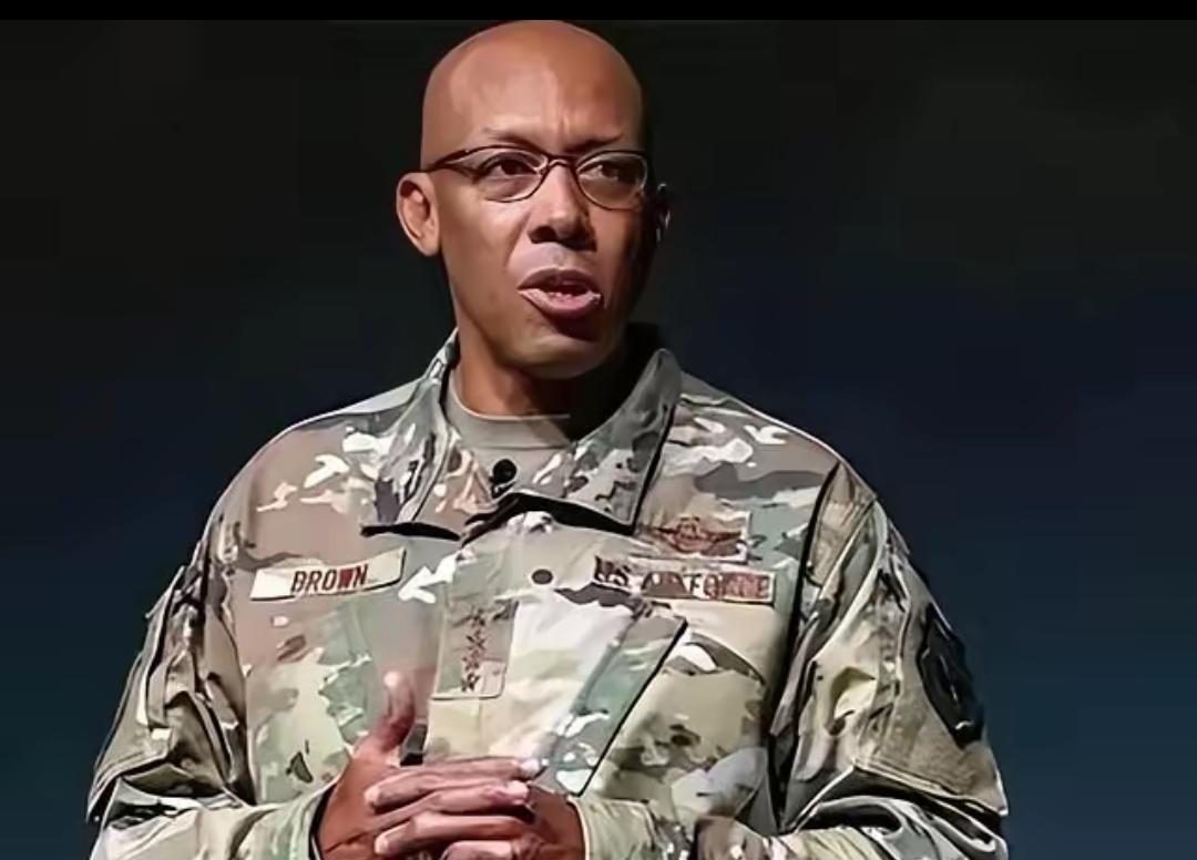 美国人现在终于知道害怕了，其空军参谋长四星级上将布朗说：中国的六代机虽然可怕，但