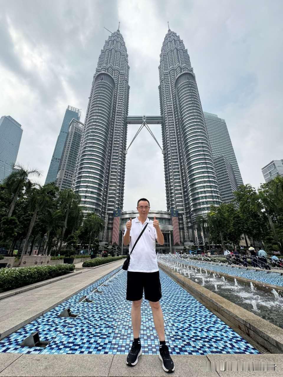 踏遍远方，看过世间风景，内心自有一份从容。
旅行感悟