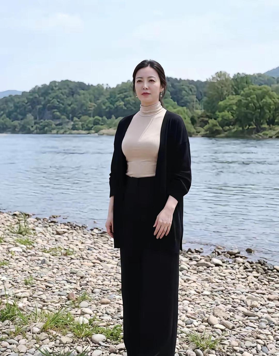 当妈妈的年龄，居然还这么好看