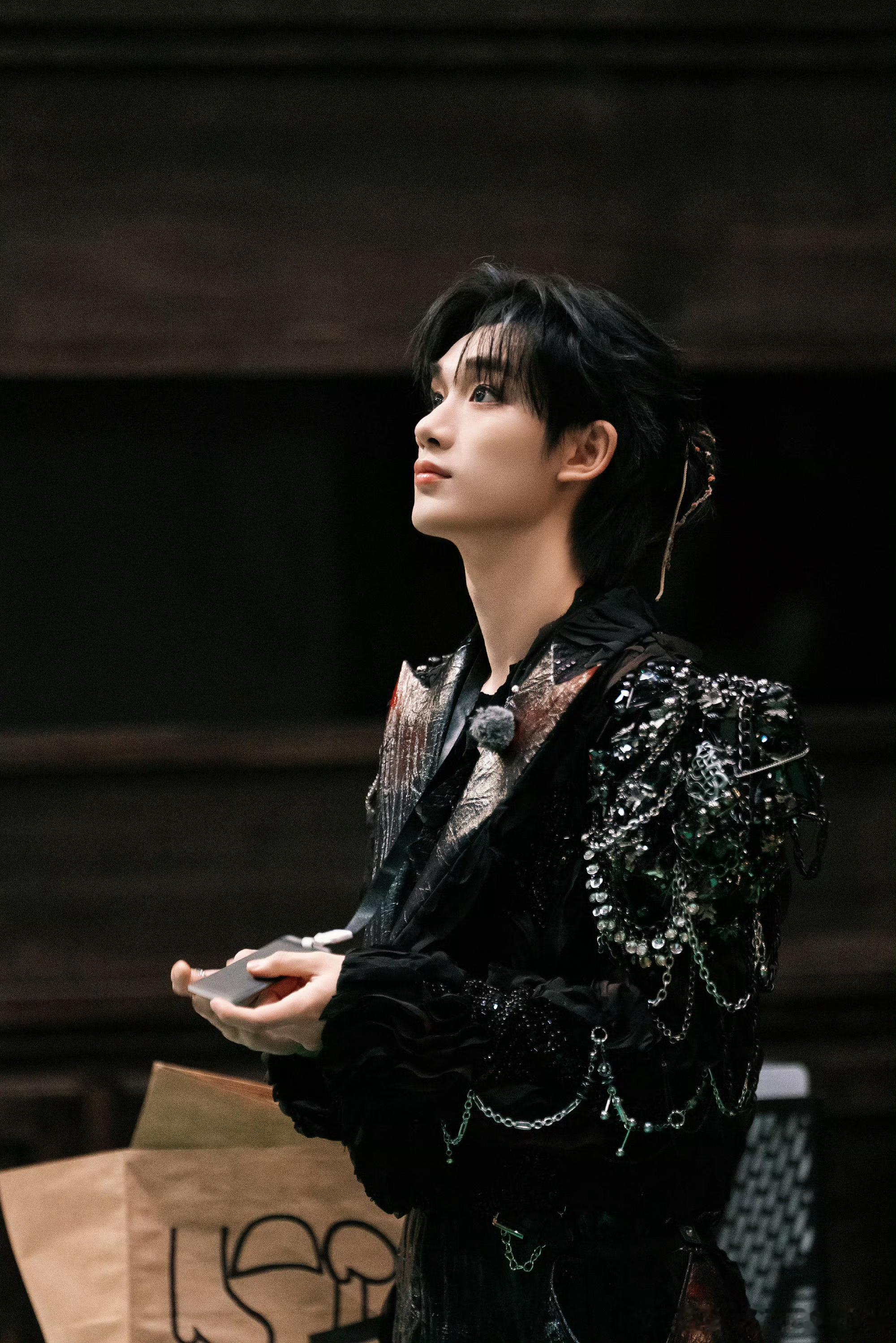 丁程鑫周柯宇本是同年生鑫鑫美萌🥺🤏 