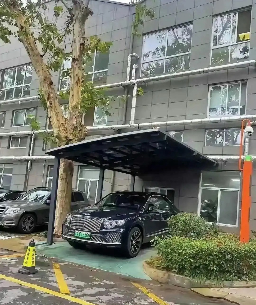 能买这车，不买车库？ 