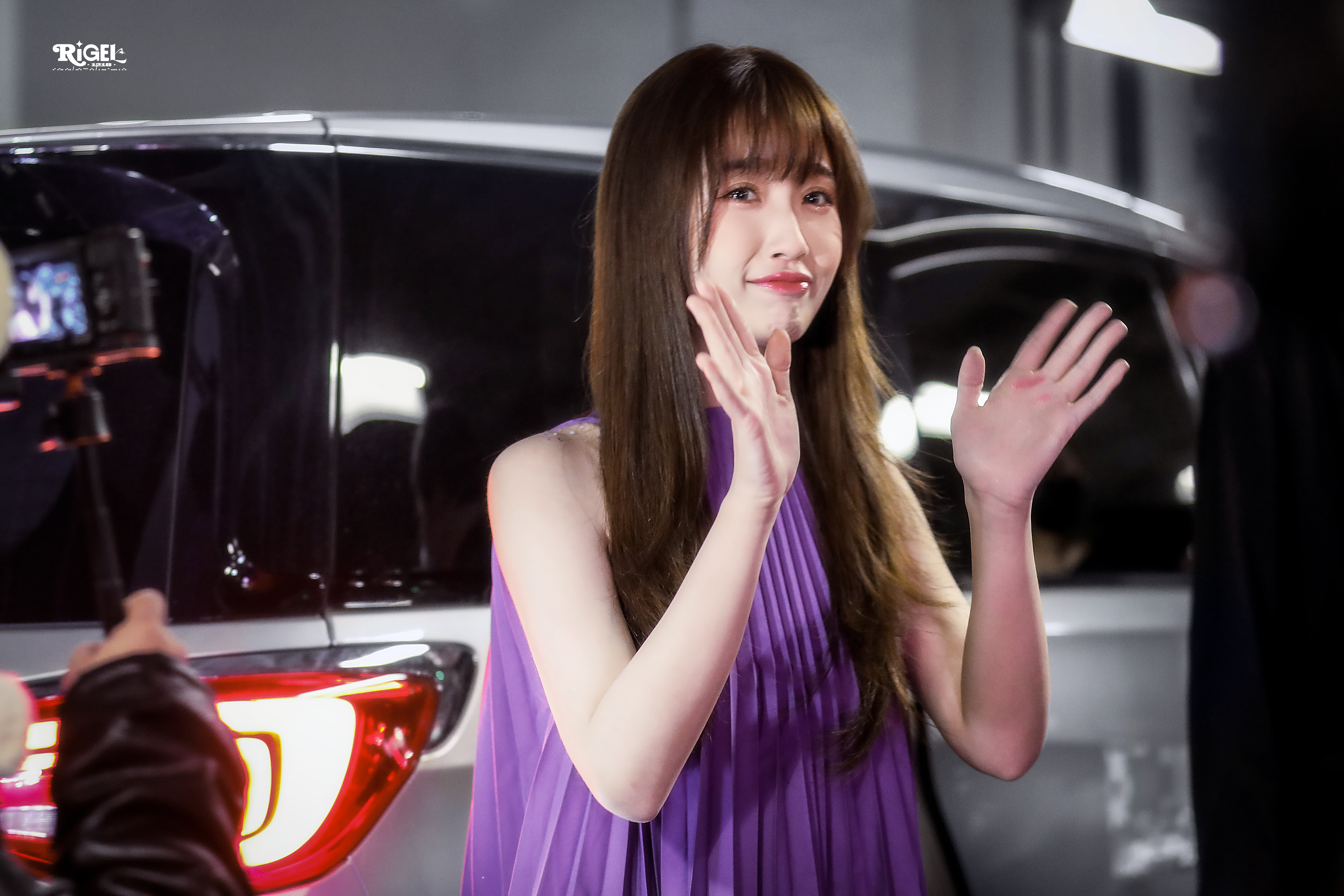 我们的六年。还是能清晰想起第一次挤在线下人群里看你的样子，举着相机的手酸到发麻、