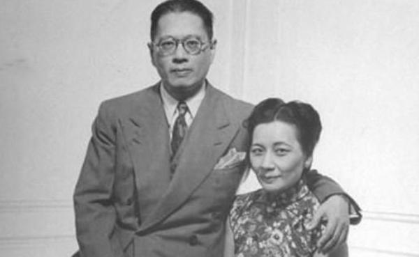 1939年，孔祥熙23岁的长子孔令侃，在去美国的途中，竟偷偷和母亲宋蔼龄的“牌友
