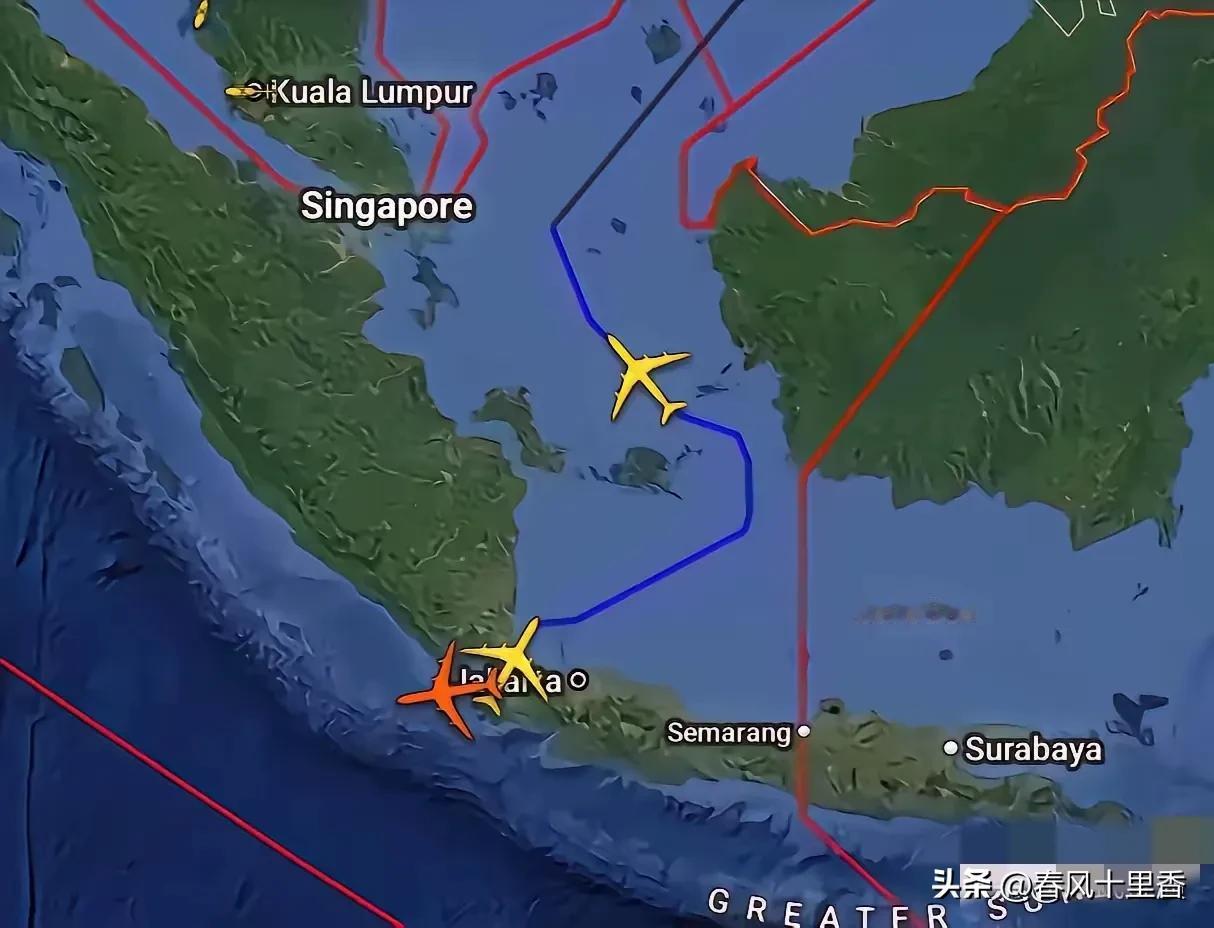 据外媒：雷达这一“千里眼”又捕捉到了大动静。印太地区三架空中加油机从日本起飞，给