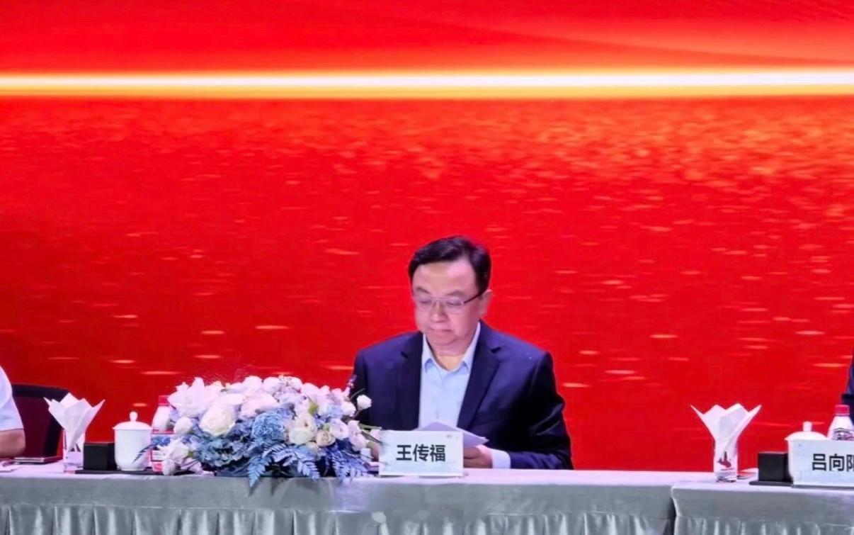 比亚迪王传福：2030年力争年产销1000万辆。目前地球上只有丰田能做到年销量1