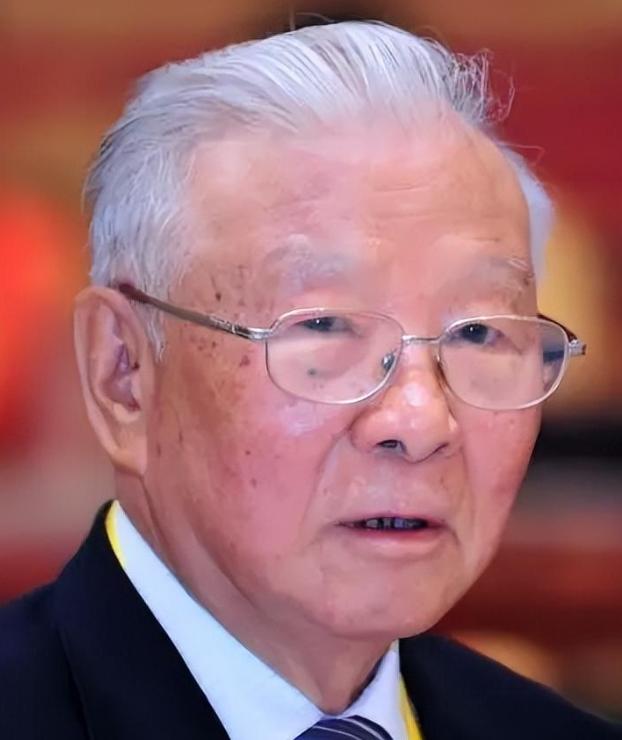 国民党上将许历农，曾因反对李登辉而退党，晚年致力于两岸统一

106岁的国民党上