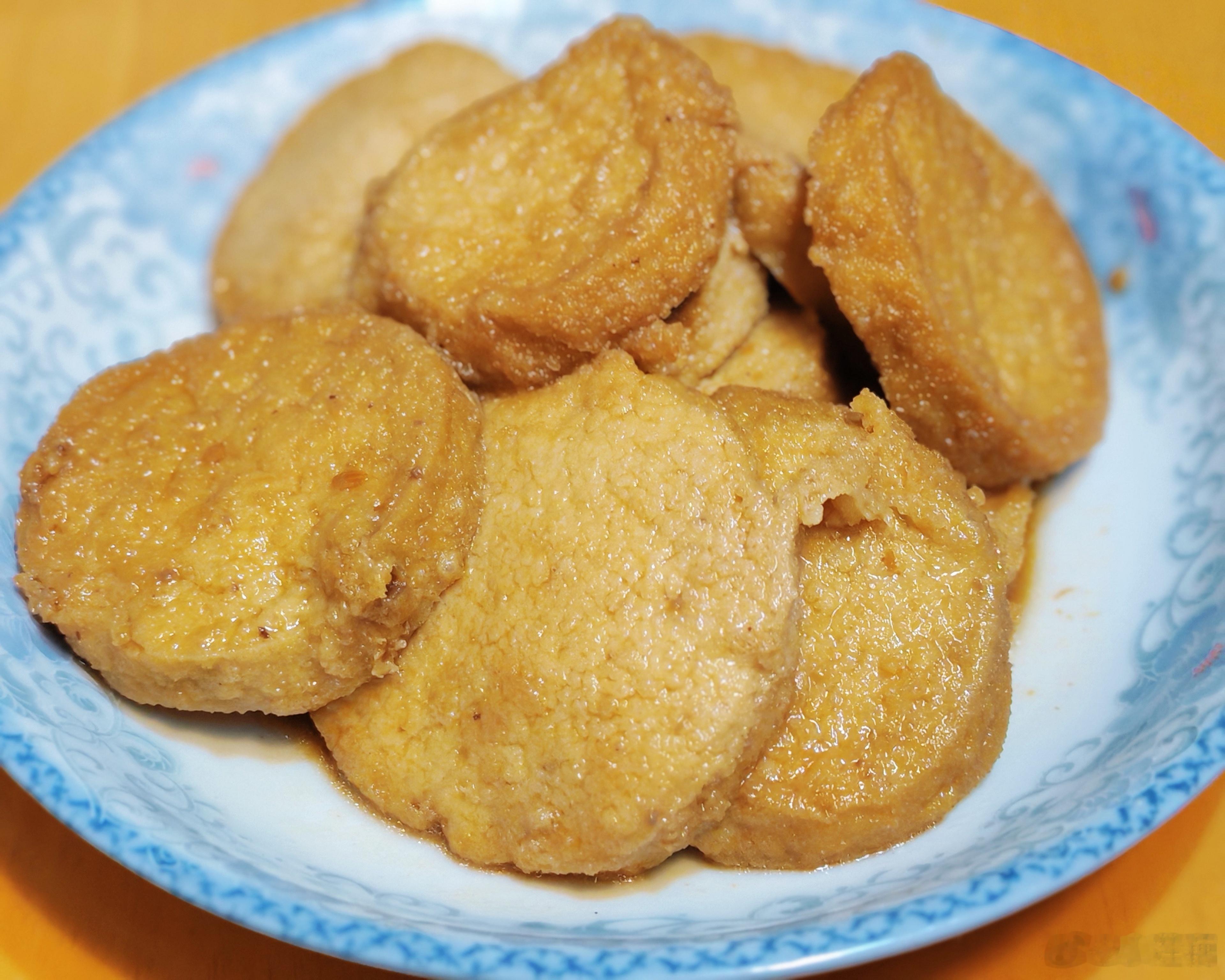今晚的菜：黄焖鸡、素鸡、牛血豆腐冬瓜汤。黄焖鸡的方子是老师家厨师长的方子，家里刚