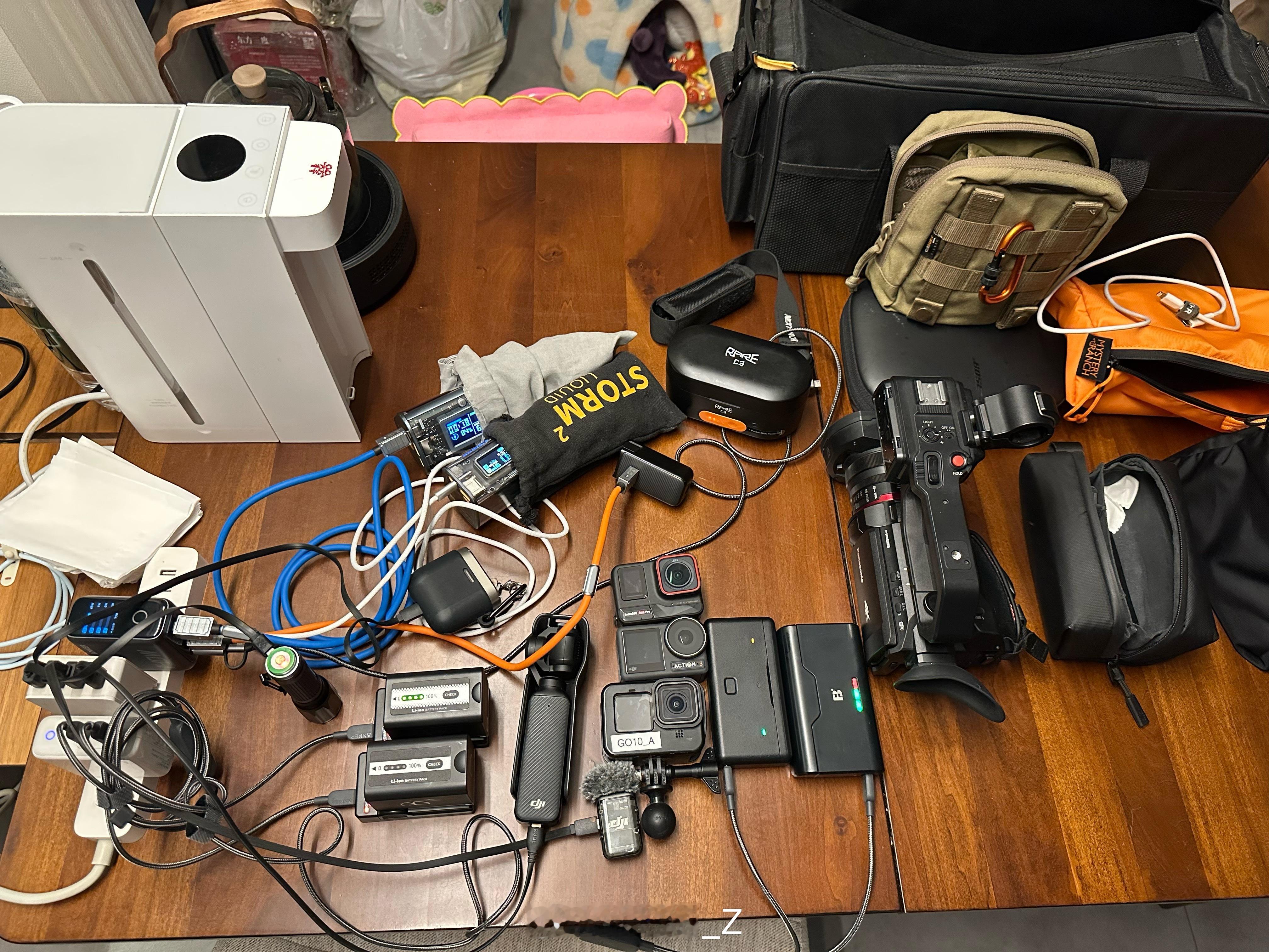 Full battery level…🔋 突然发现，这些年，无论是外出拍摄，还