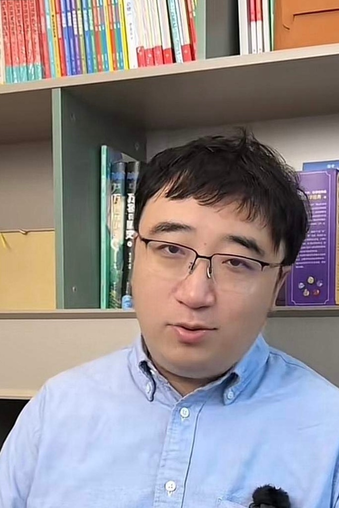 科普博主李永乐用三体解读高考同样围绕高考发声，两个话题戳中了大家对人生选择的讨论
