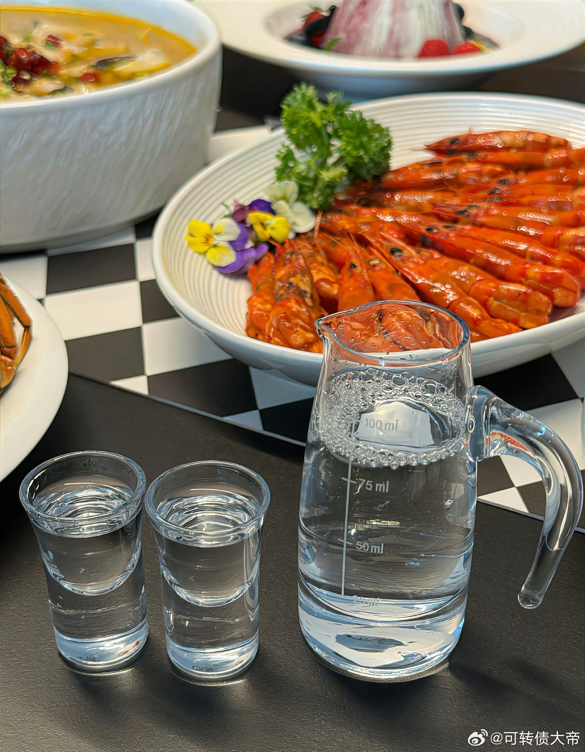 好奇那些在A股炒短线的人，盘中哪有时间盘中一心两用去发微博的都是高手？... 