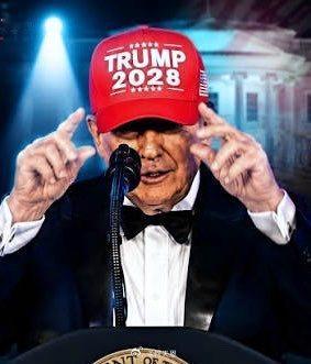 刚刚，特朗普宣布他已准备好参加即将到来的2028年美国大选。特朗普同时表示，他会