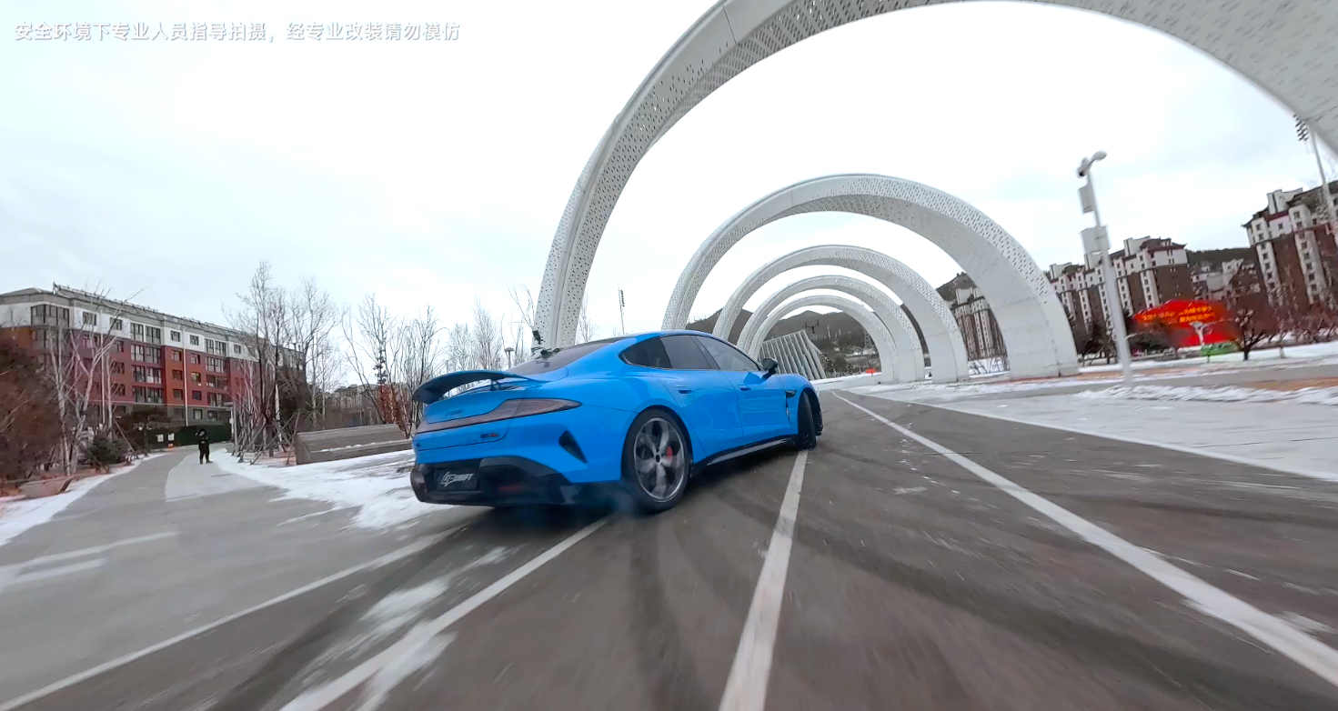 啊？卡布里蓝还有特别版？！小米新SU7卡布里蓝特别版这又是什么新玩法，友商见都没