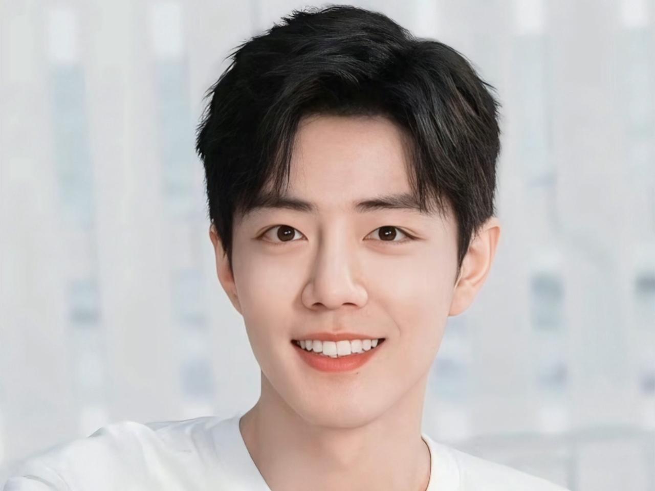 片方喜欢跟肖战合作不是因为他演技好，也不是因为他粉丝多。
而是因为他人品好、工作