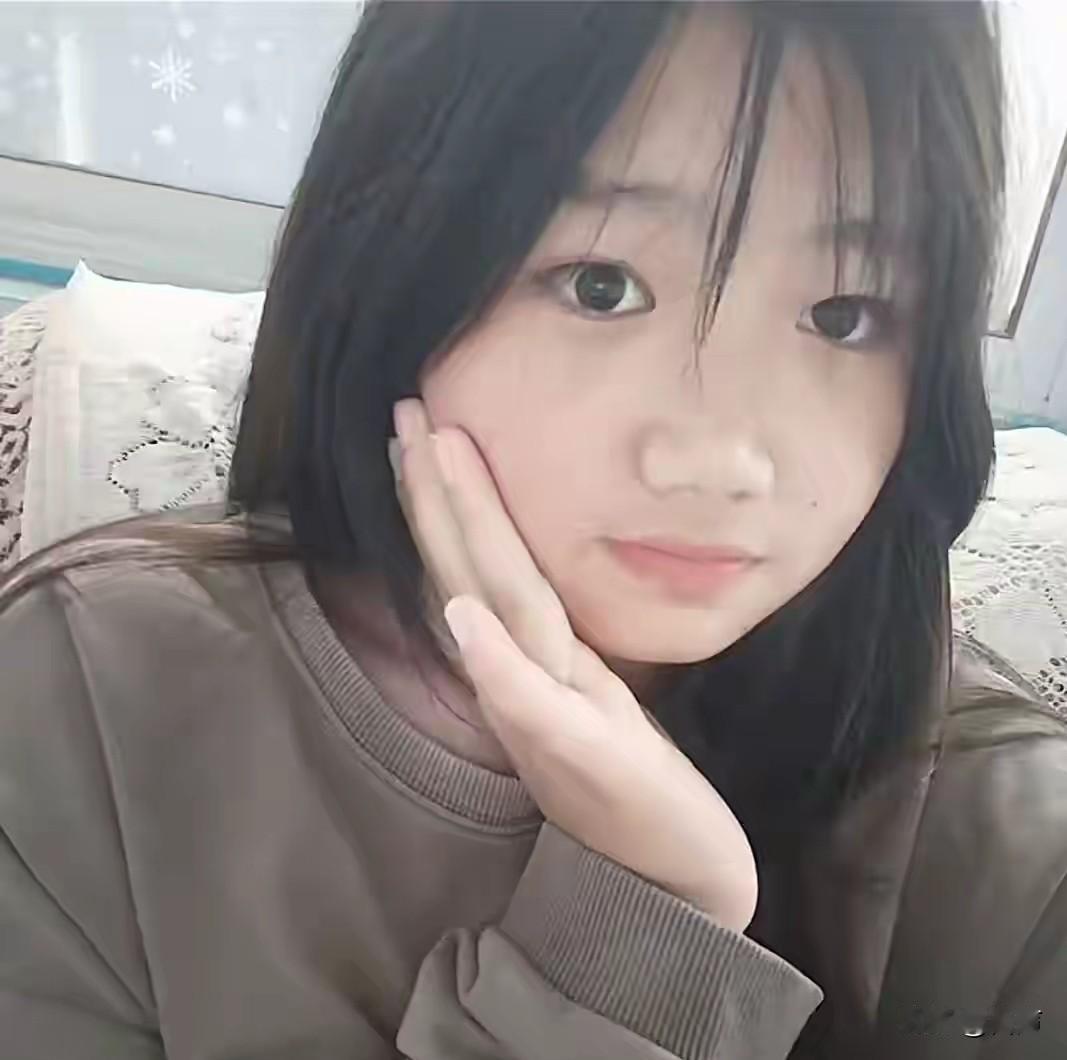 18岁“沂源刘亦菲”丁心萍去世
学校尖子班学生，手脚发黄引起同学注意，去世原因是