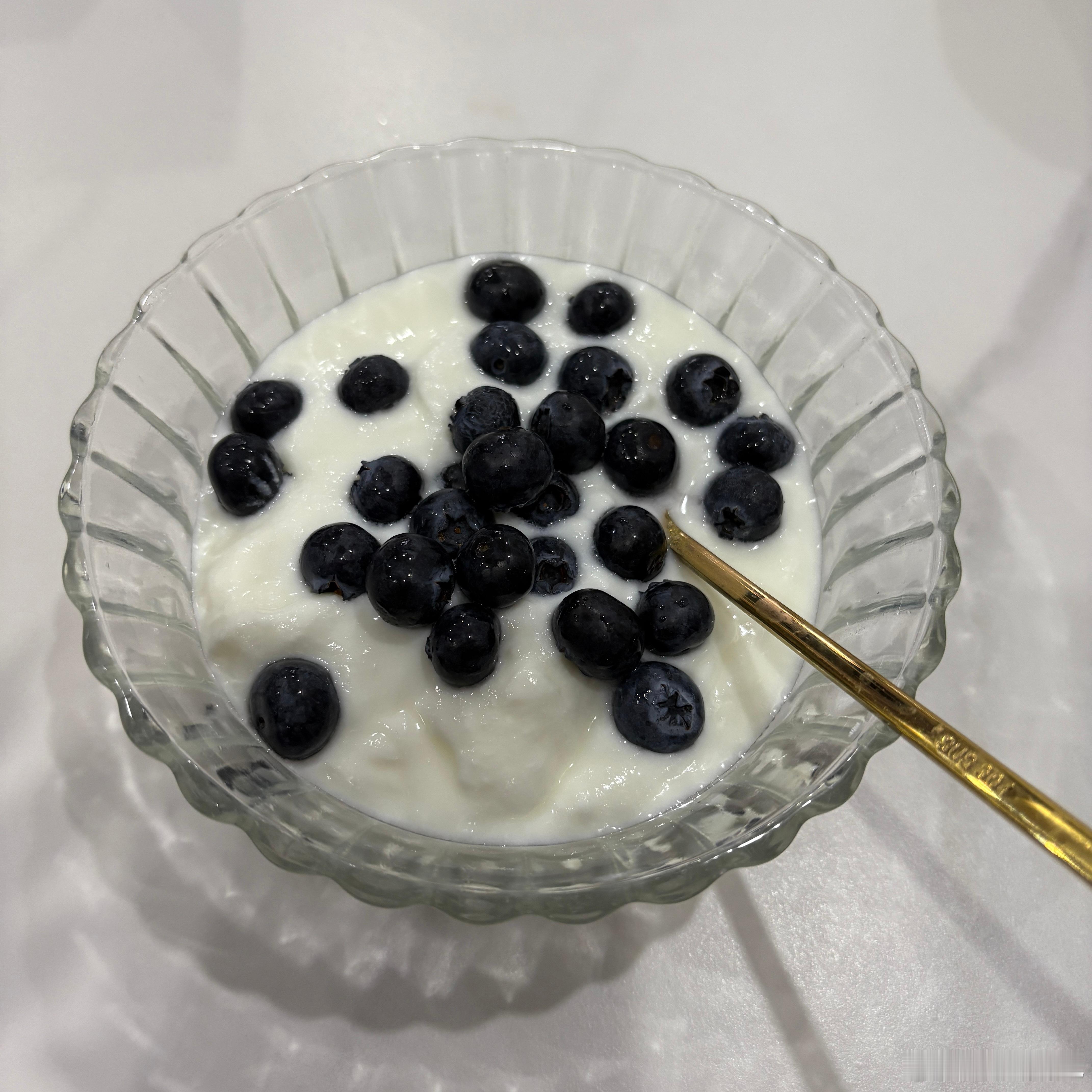 每天吊着一口仙气活着（还偷吃很多零食 ​​​