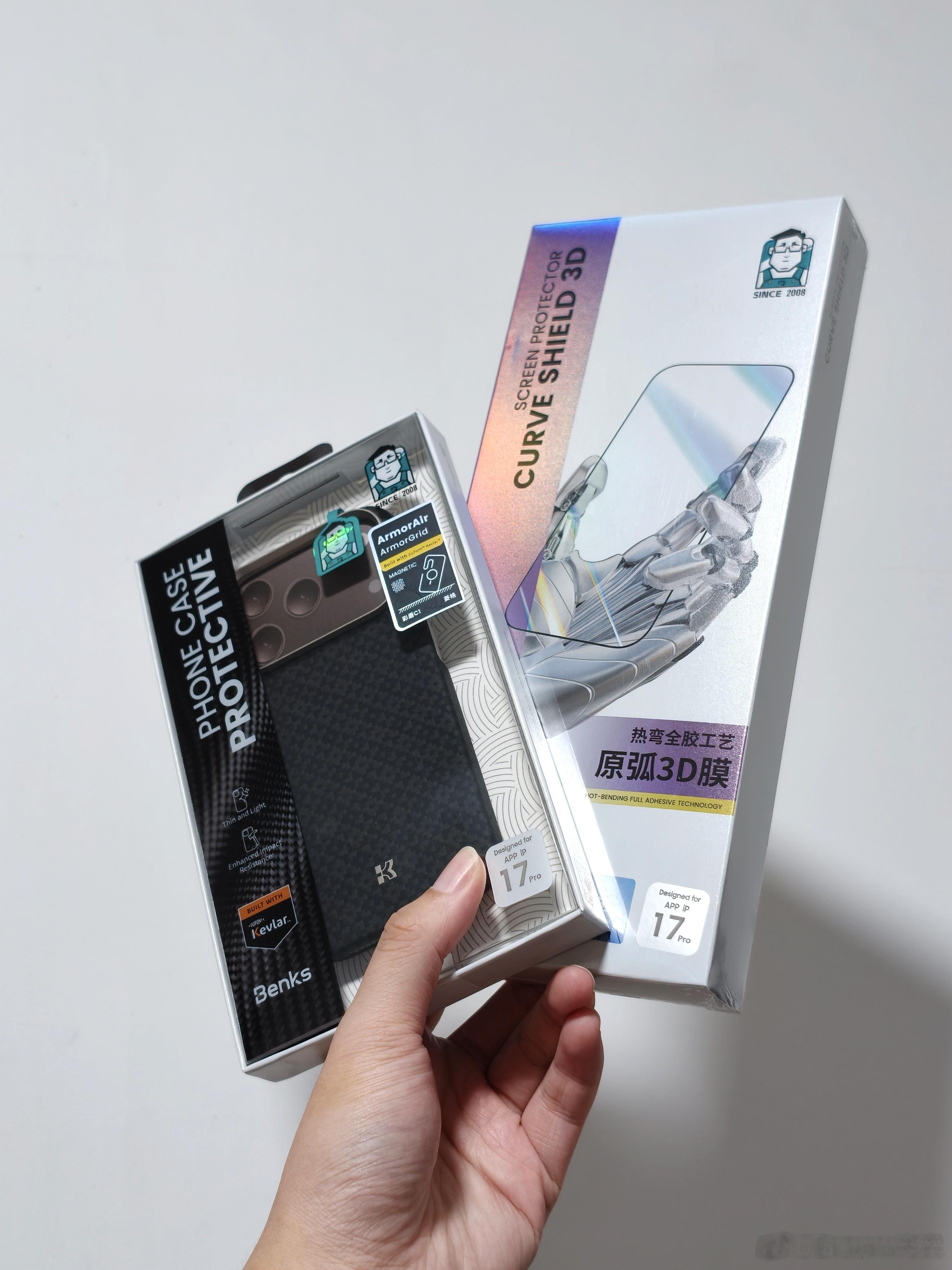 给iPhone17 Pro换壳，Benks菱格凯夫拉纤维磁吸壳，19.2g，开孔