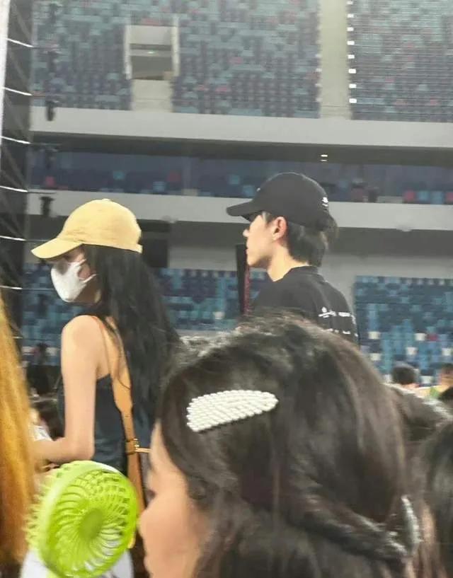 孙怡看上素人滕光正，其实一点都不奇怪。为啥？因为：

滕光正是00后，才23岁，