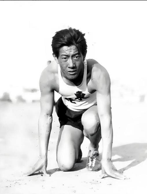 1932年，张学良赞助给刘长春8000大洋，让他去往洛杉矶参加奥运会，当刘长春漂