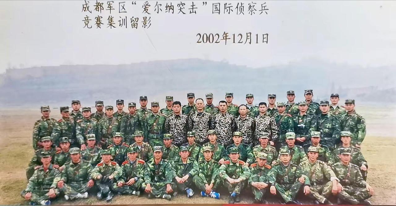 4天3夜连续奔袭近200公里，负重30–40公斤装备，完成19个实战课目。抢滩登