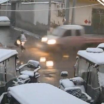 11岁学生被货车撞飞！司机肇事逃逸，警方紧急调查
 
12月13号清晨六点五十五