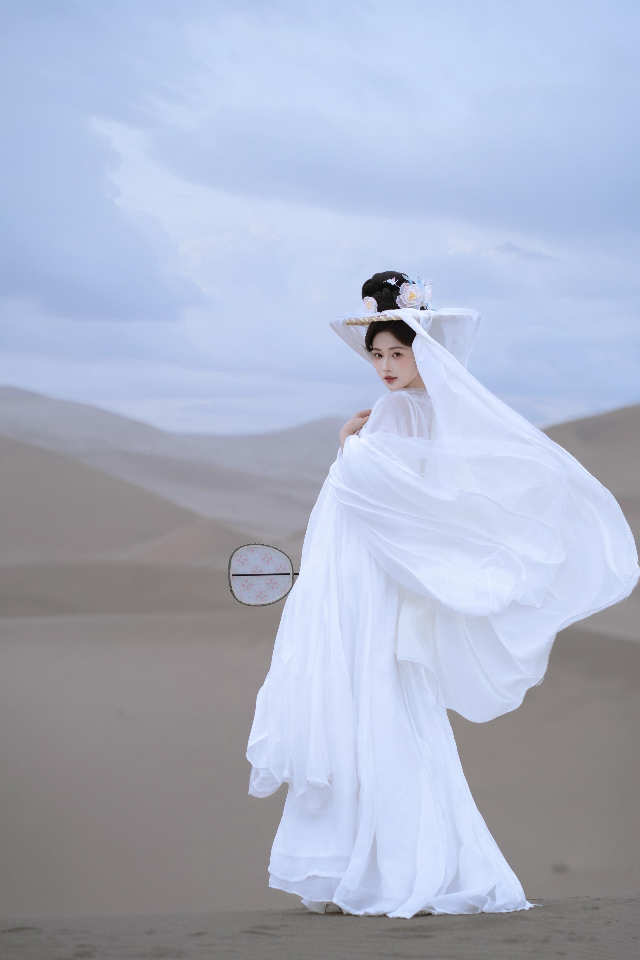 沙漠汉服，东方美学。
