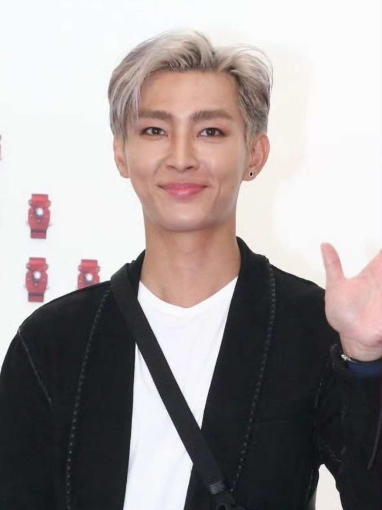 炎亚纶说金泰亨是他弟 难道是因为他长得有点像金南俊的关系？ 