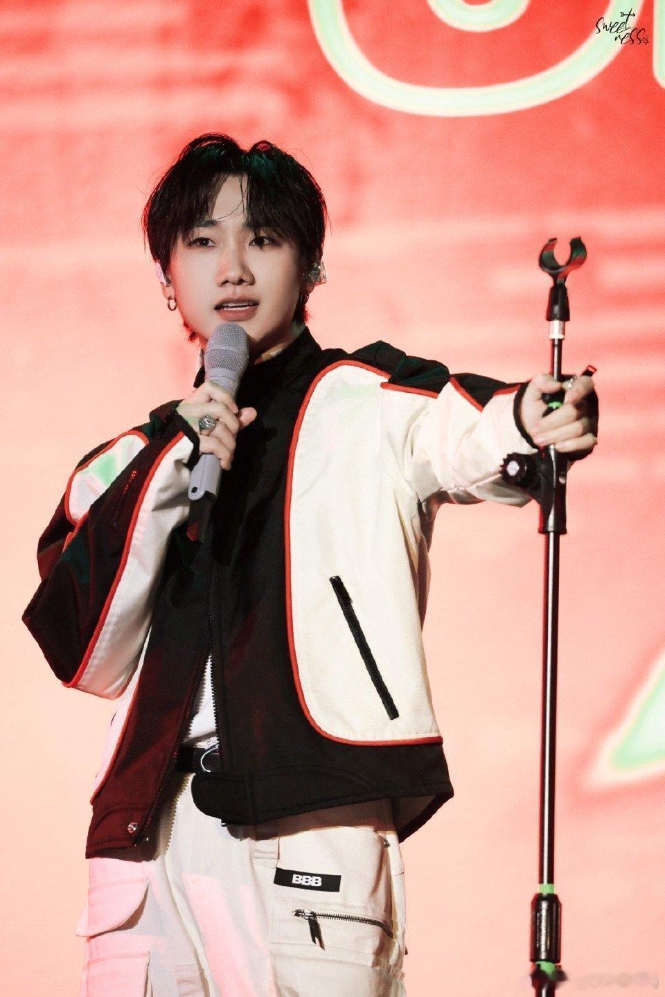 汪苏泷这次回来真的不一样告别往日温柔模样解锁霸气新气场，汪苏泷状态满分惊艳亮相，