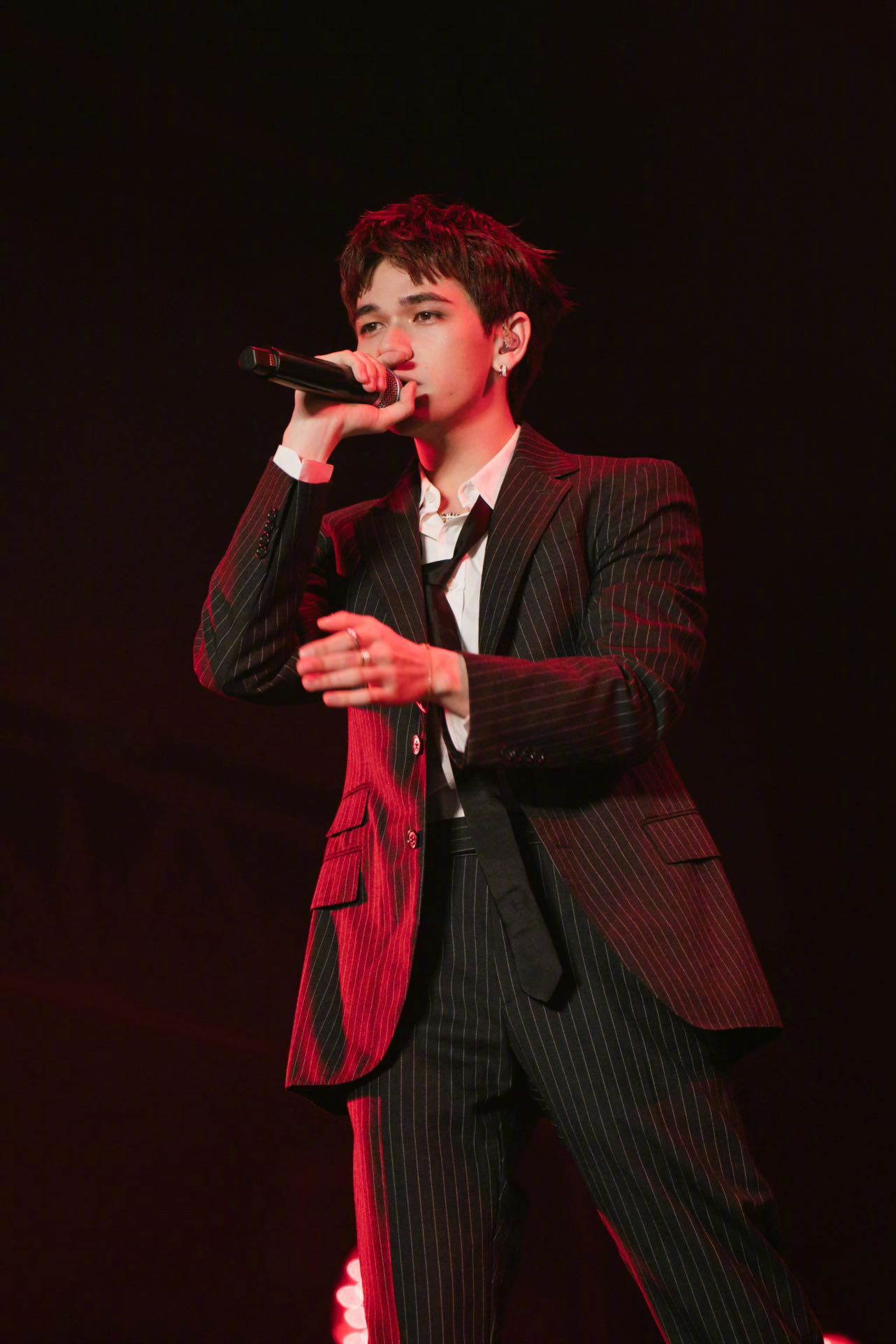 庆怜SORRYNOTSORRY巡演 官宣！以不被定义，忠于自我为主题，海报还是由