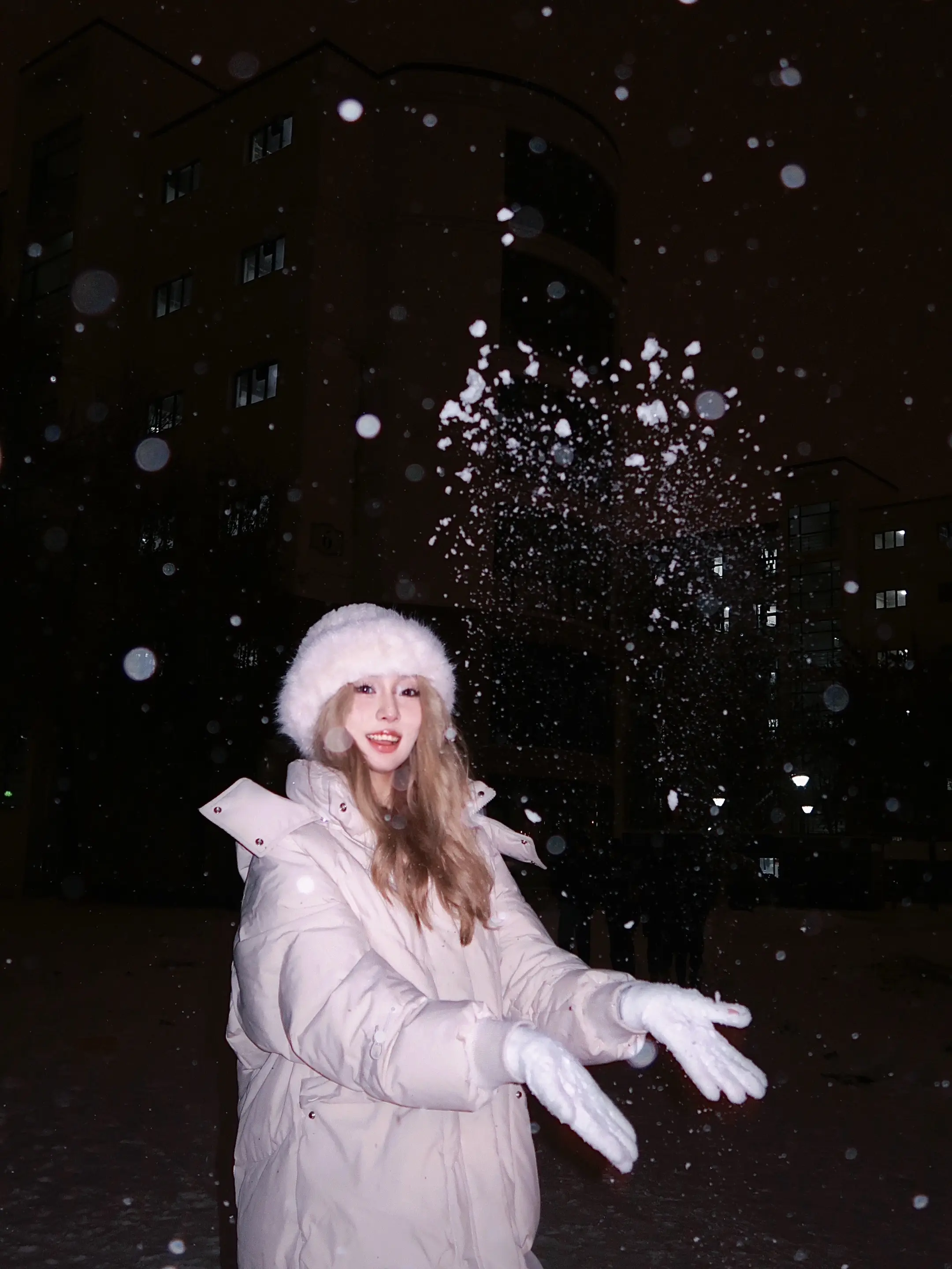 当第一片雪浸入我的骨髓 我才开始感受到你手心的温度