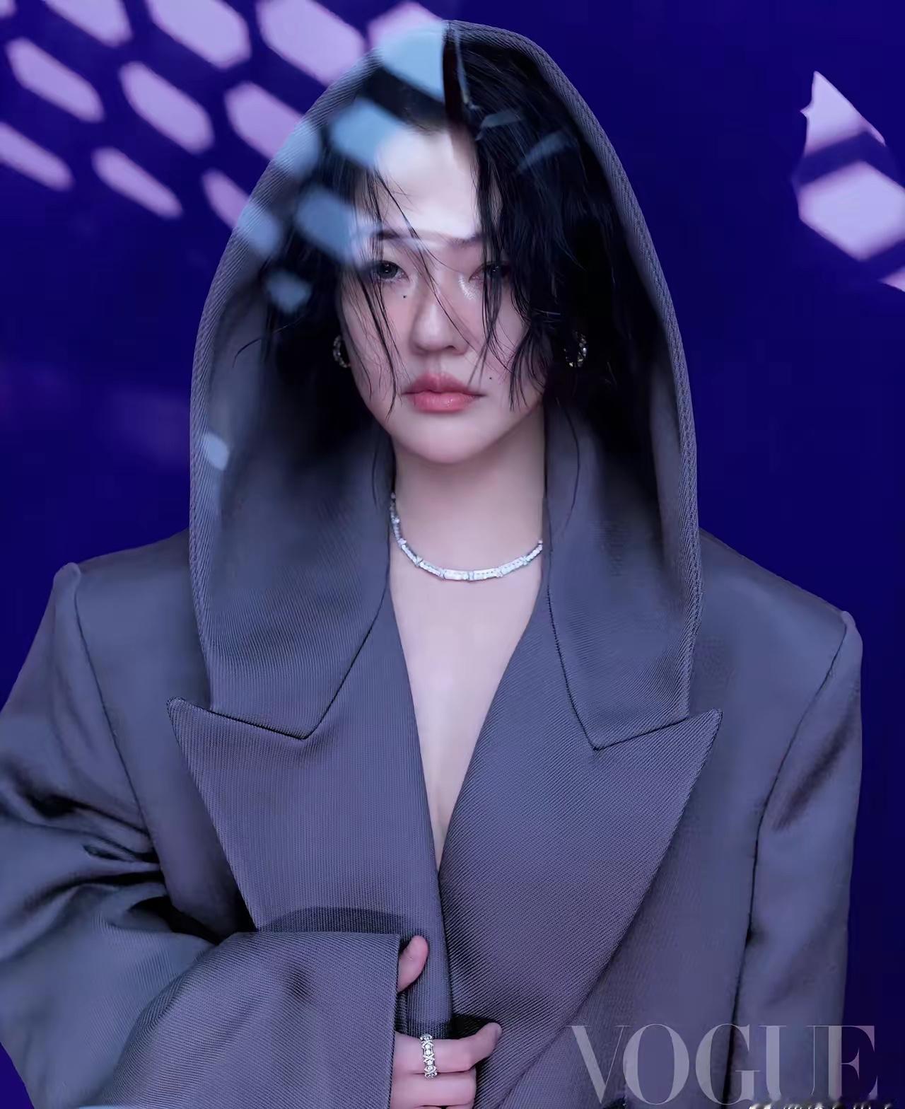 真的很佩服小S，怎么可以忍那么久，都不看大S的孩子们呢？她到底是怎么做到的呢？按
