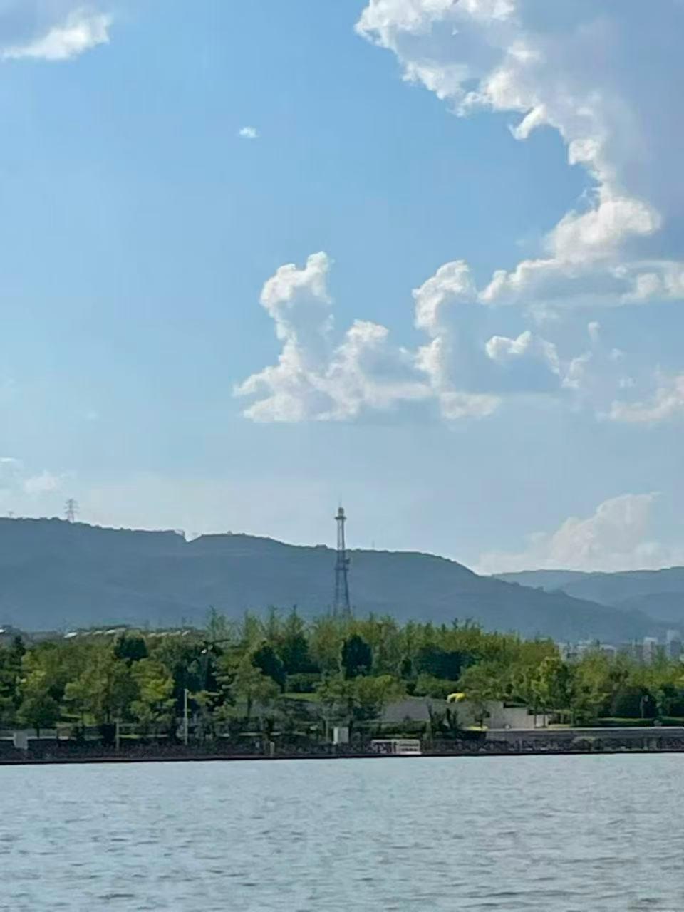 夏日生活打卡季今天我为我的孩子祈福！愿我的儿子：承乾坤之正气，立天地之威仪。遇事