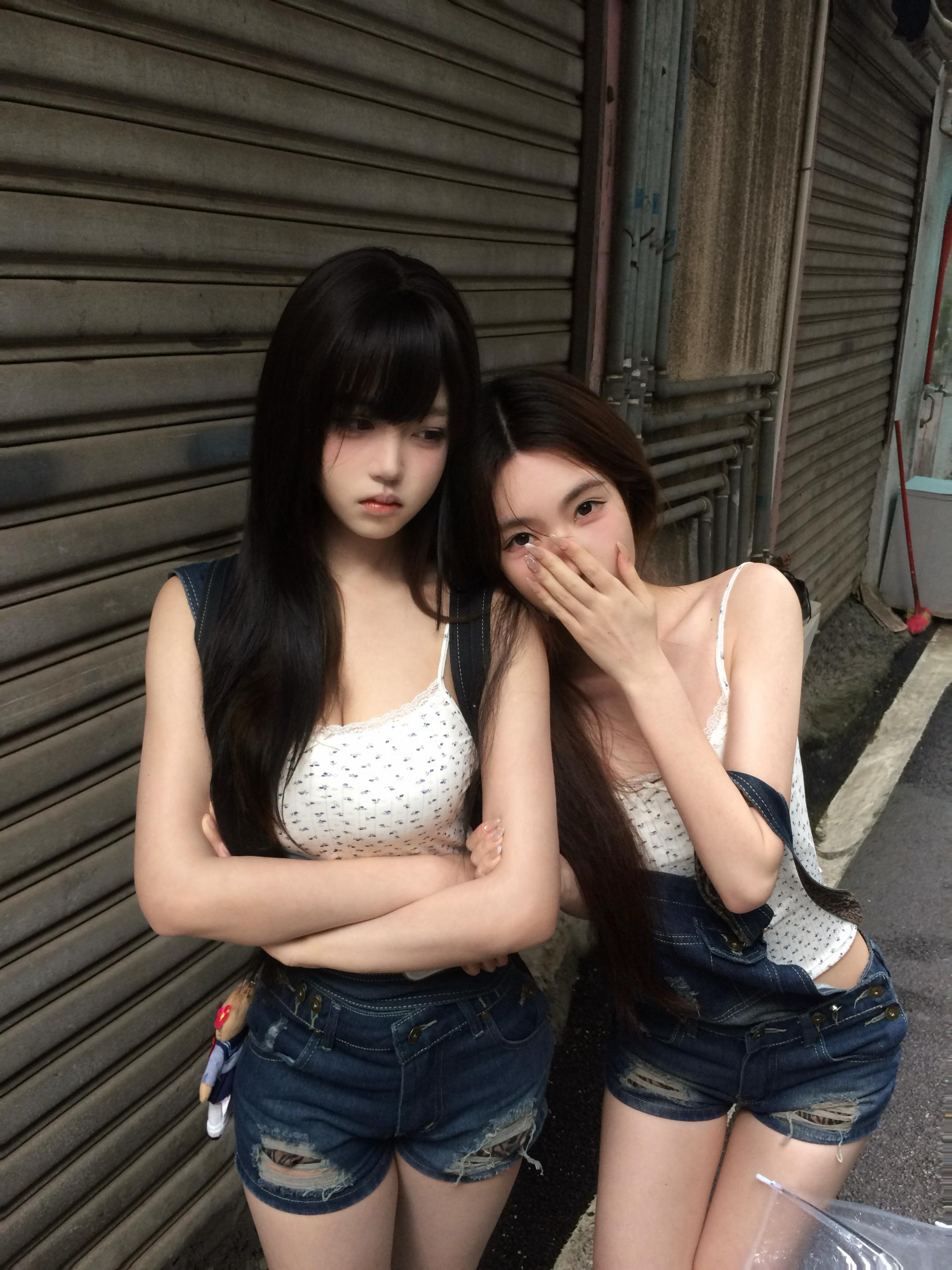 瞧把你美的 怎么这么开心啊