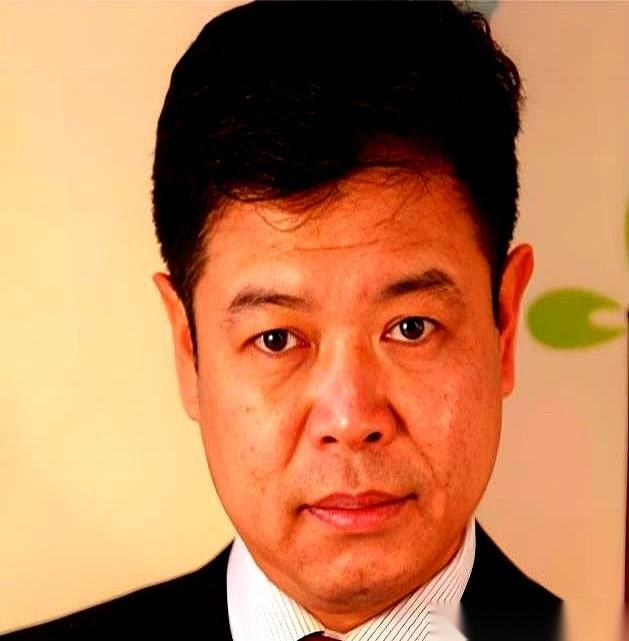 一个在华为干了12年的清华博士，杨学志，突然在网上发了一篇长文，矛头直指老东家。