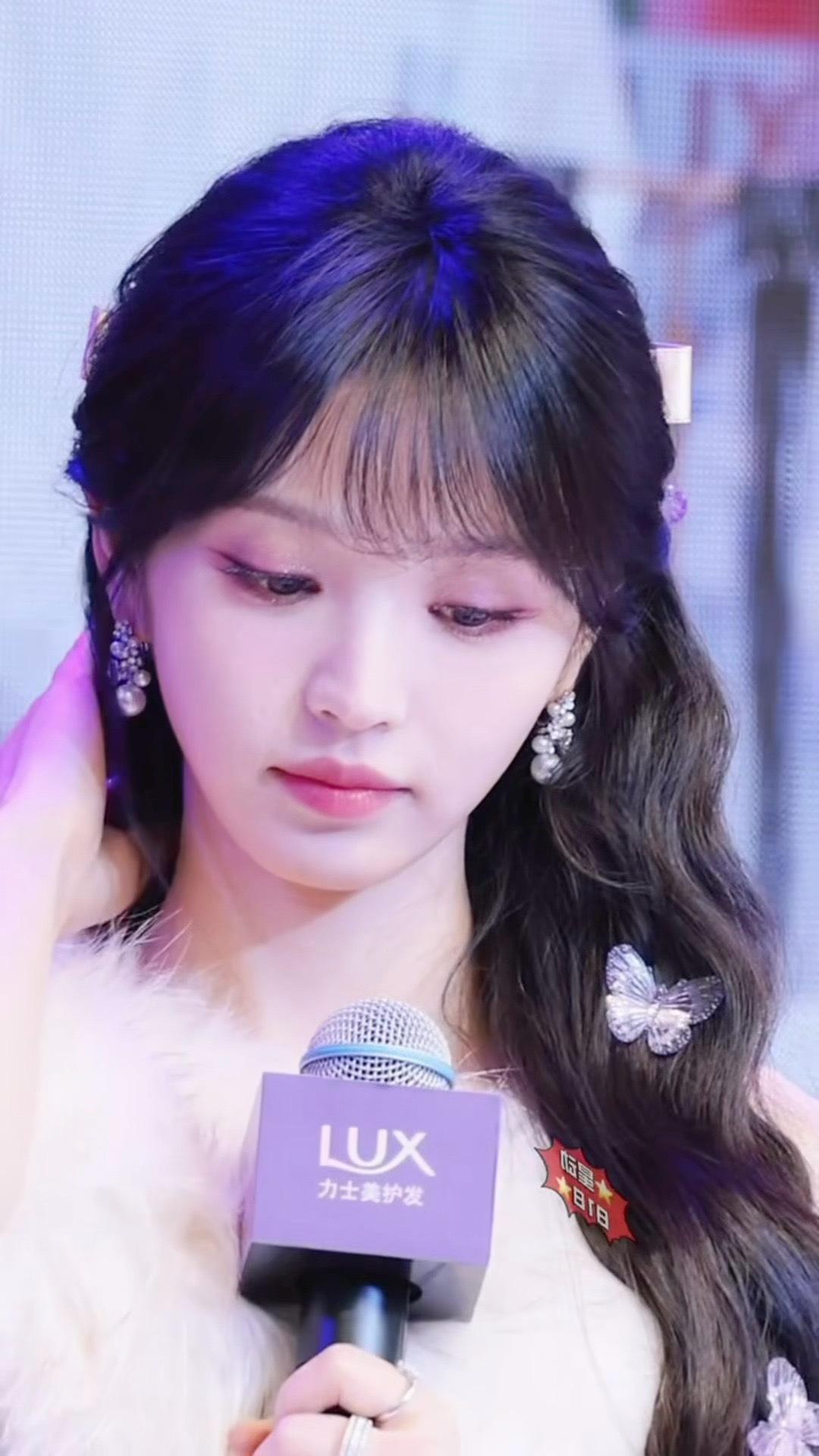 田曦薇 白月光和猪杀志田曦薇线下活动生图 今日份活动路透来啦依旧美得权威，拿着个