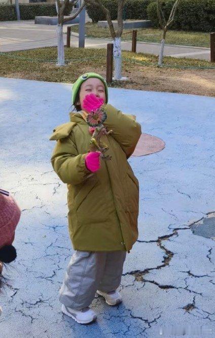 齐溪大女儿长这么高了齐溪4岁大女儿身高齐溪大女儿长这么高了， 不到五岁的身高却高