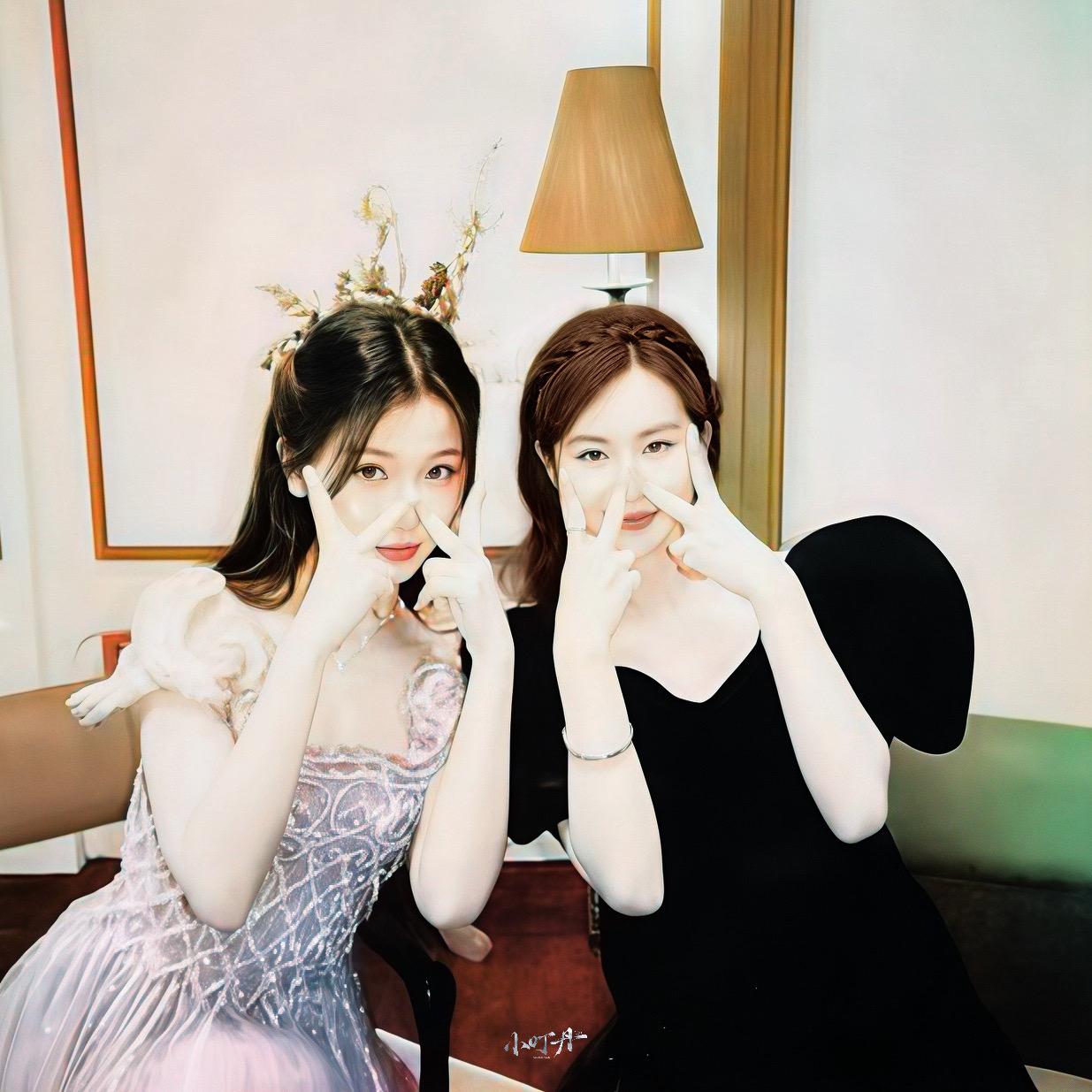 一念系列女主合照🈶很美好的画面✌🏻。