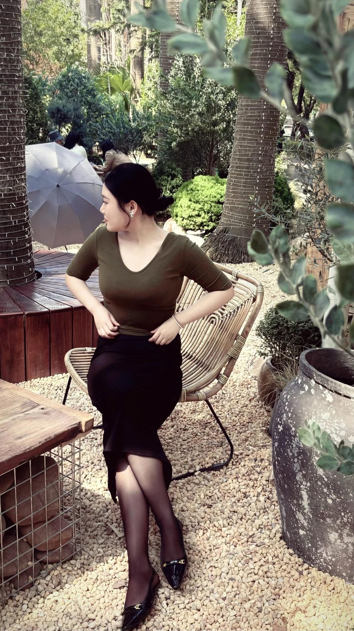 美女身材这事儿，在娱乐圈那真是“水深火热”。就说景甜，被称作“人间富贵花”，红毯