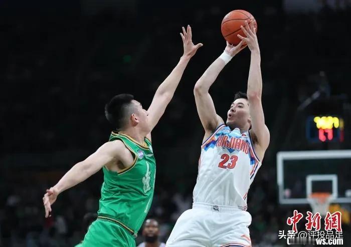 苏群评G3：这就是中国篮球的现实！
CBA总决赛第3场比赛，辽宁队外援弗格和新疆